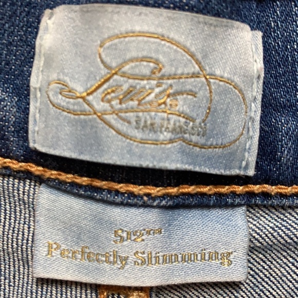 Levi’s Perfectly Slimming Sequined Jean Short 10 - Picture 11 of 17